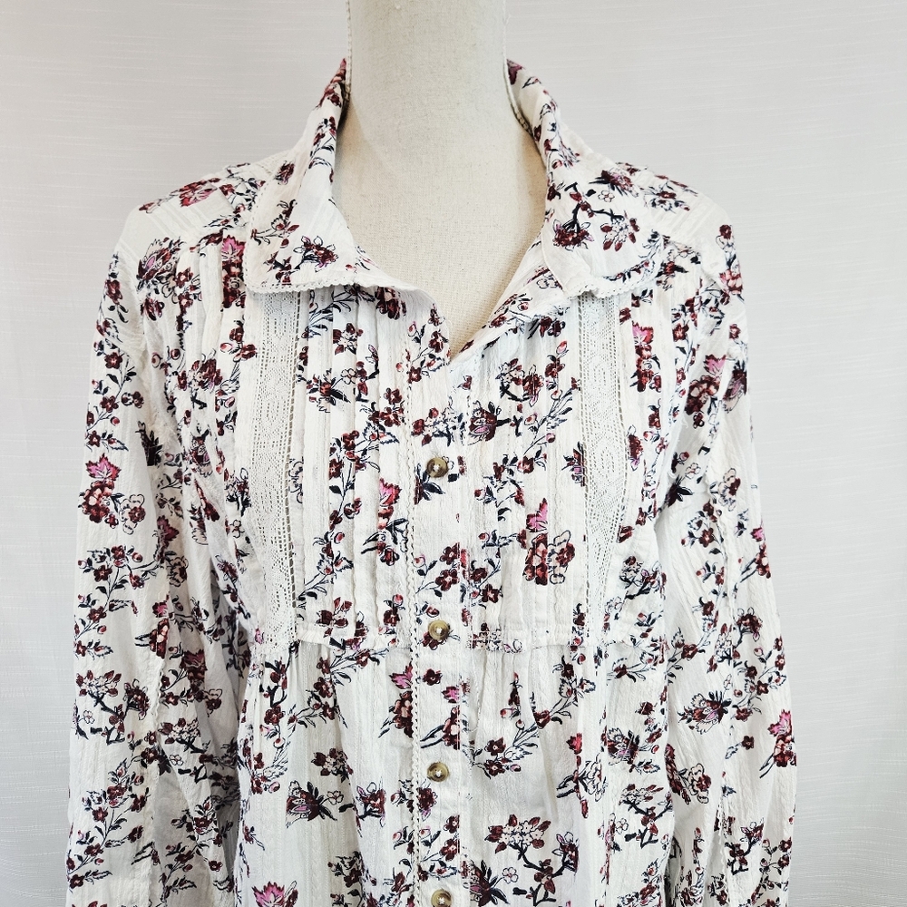 Anthropologie Pilcro Collared Pintuck Floral Blouse size Medium - Picture 6 of 14